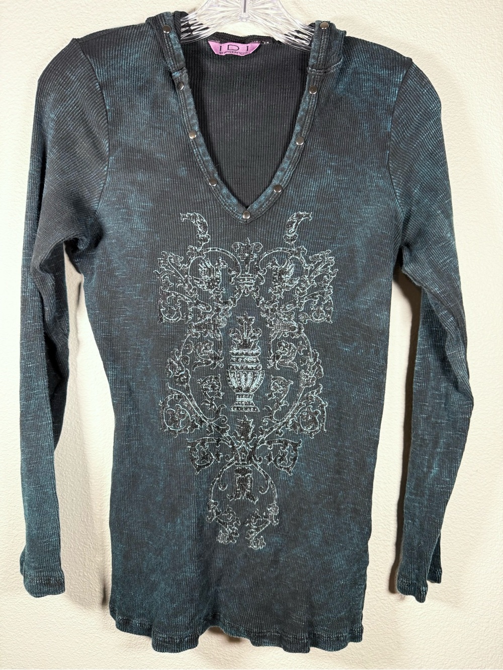 IDI by Mathew Women’s M V-Neck Distressed Long Sleeve Hoodie in Teal-Black